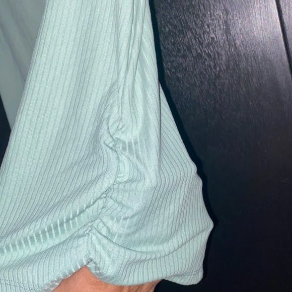 Top - Picture 2 of 4